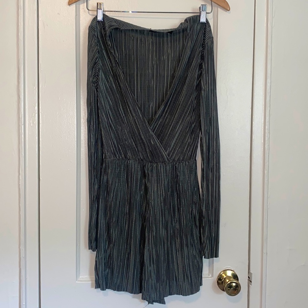 Boohoo green long sleeve romper